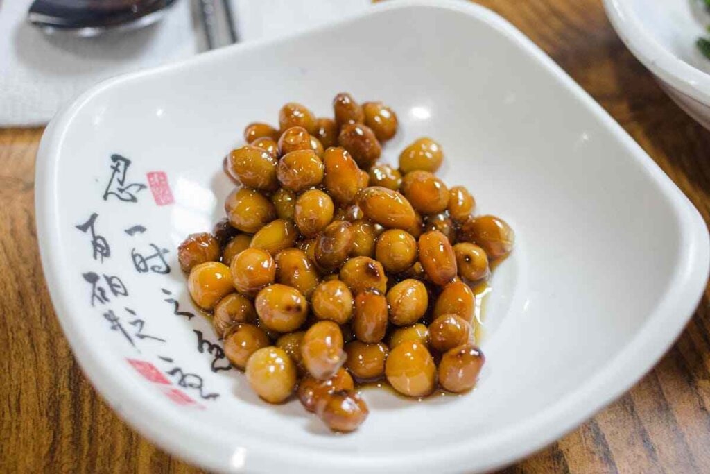 Natto, superfood giapponese in un piatto