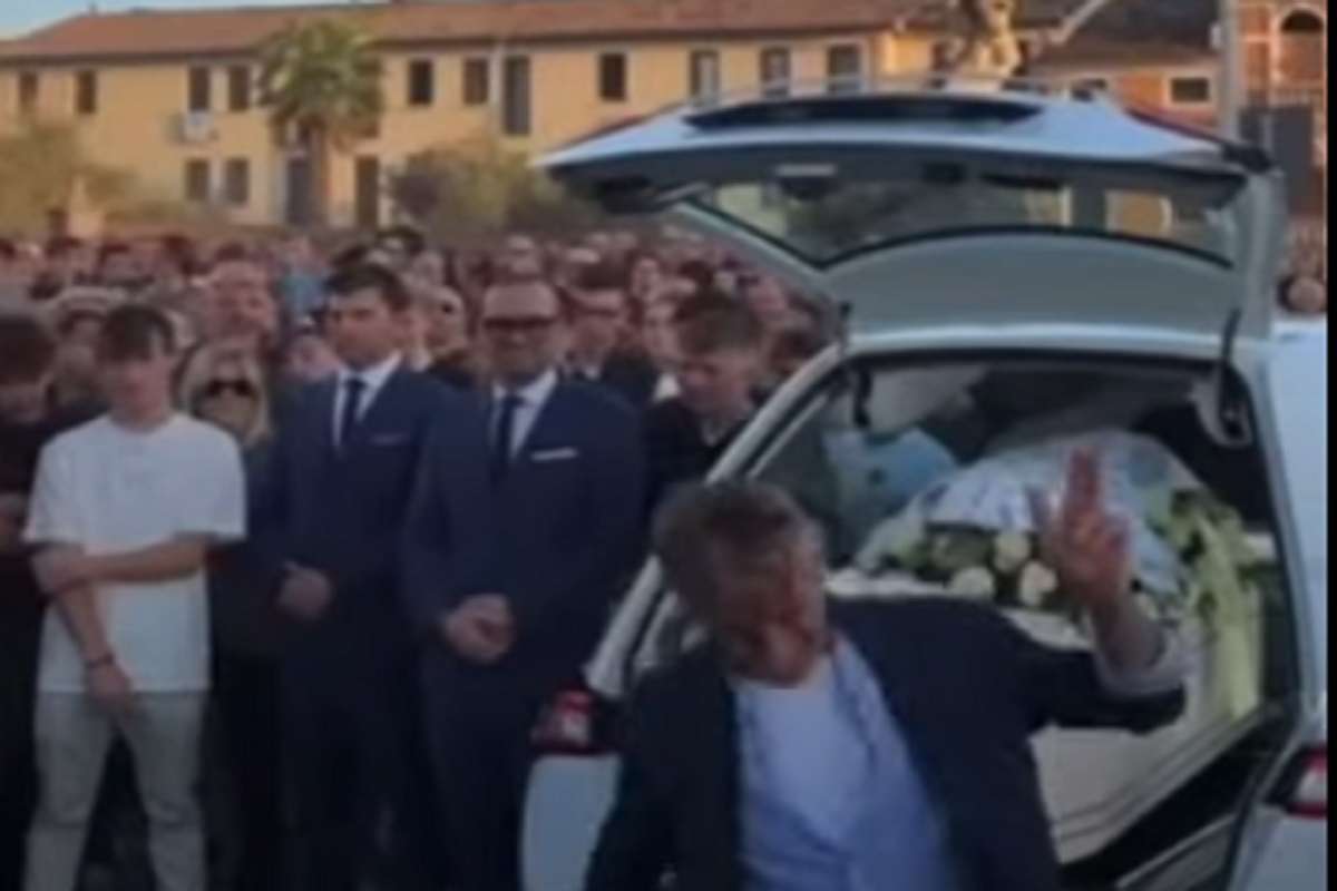 Nonno Gino Balla al funerale del nipote Kevin