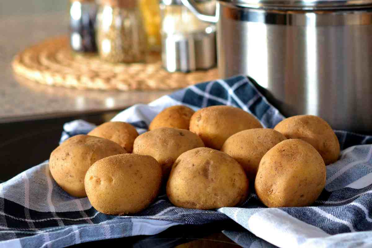 Patate a tavola