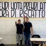 I due studenti che al liceo Montessori di Roma fanno il saluto romano