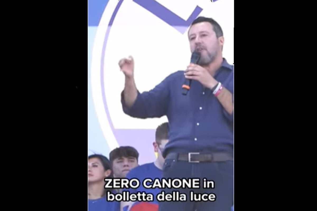 Salvini sul palco di Pontida