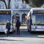 bus fermi al capolinea durante uno sciopero