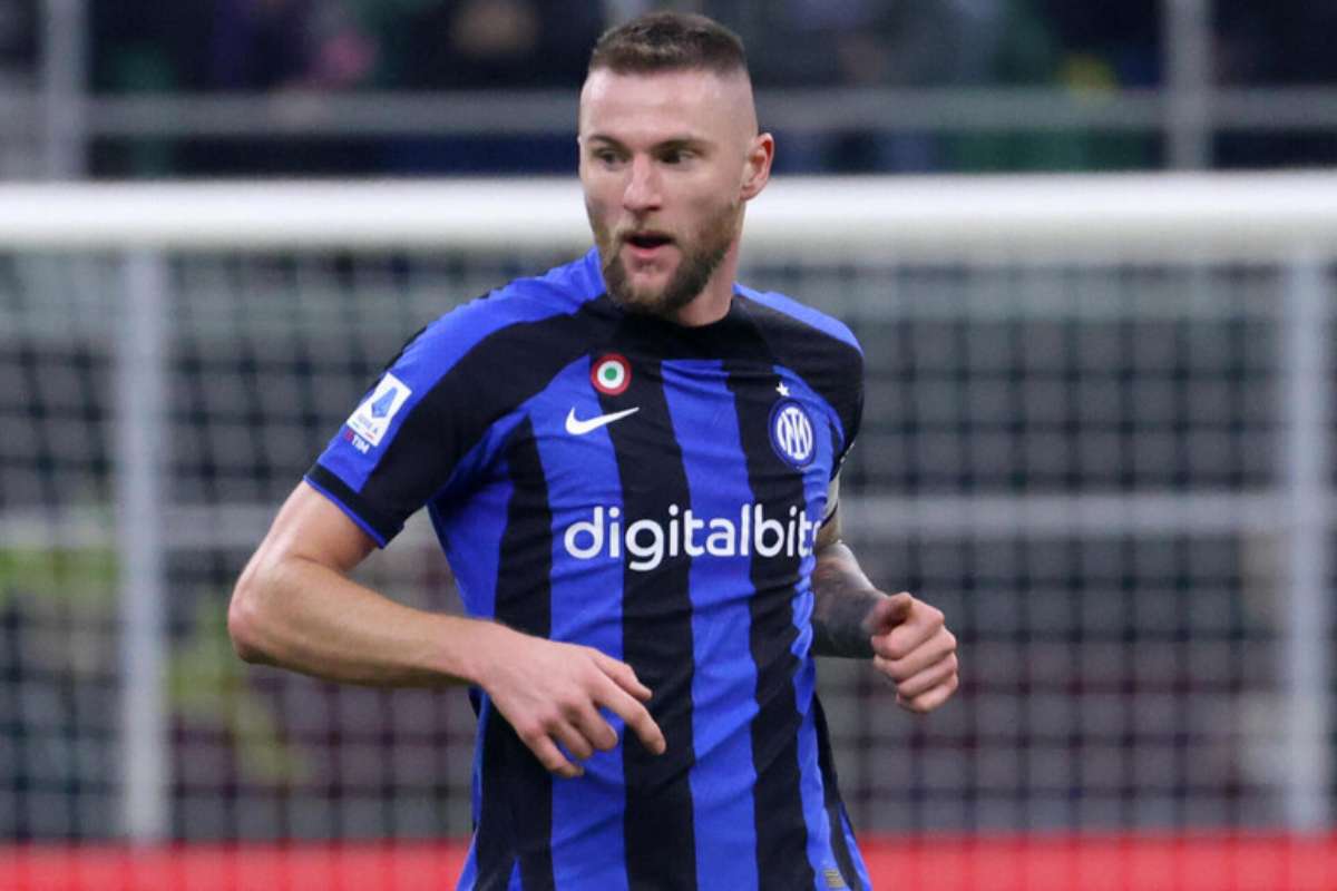 skriniar in azione con la maglia dell'inter