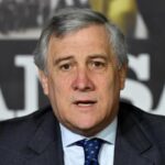 Antonio Tajani parla a un convegno