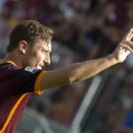 totti esulta al 300mo gol in serie A