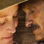 Gli attori Viggo Mortensen e Vicky Krieps nella locandina del film The Dead Don't Hurt