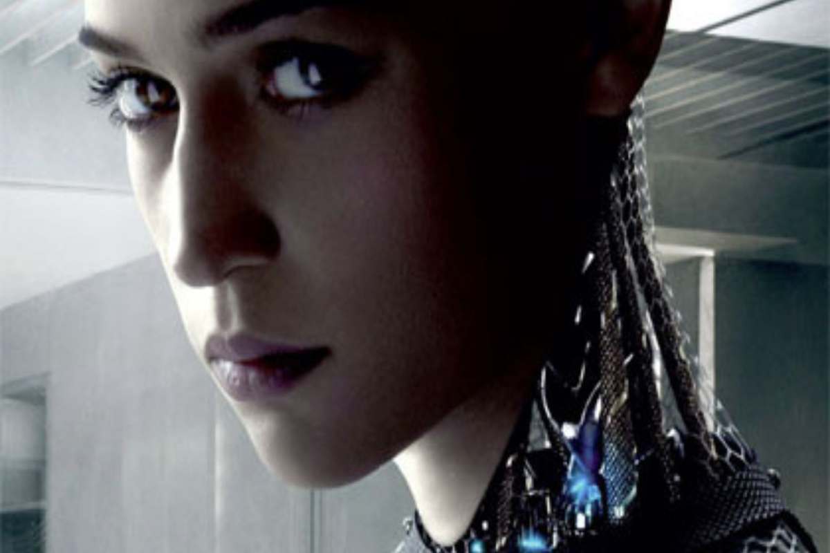 La locandina del film Ex Machina, con il volto dell'attrice Alicia Vikander in evidenza