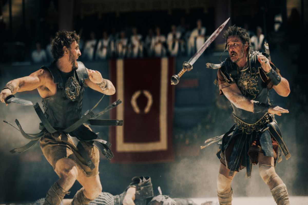 Gli attori Paul Mescal e Pedro Pascal in una scena di combattimento nel film Il gladiatore 2