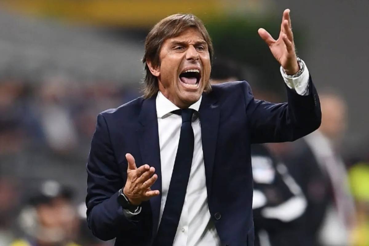 Antonio Conte polemizza durante la partita contro l'Inter