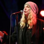 Patti Smith durante un'esibizione dal vivo