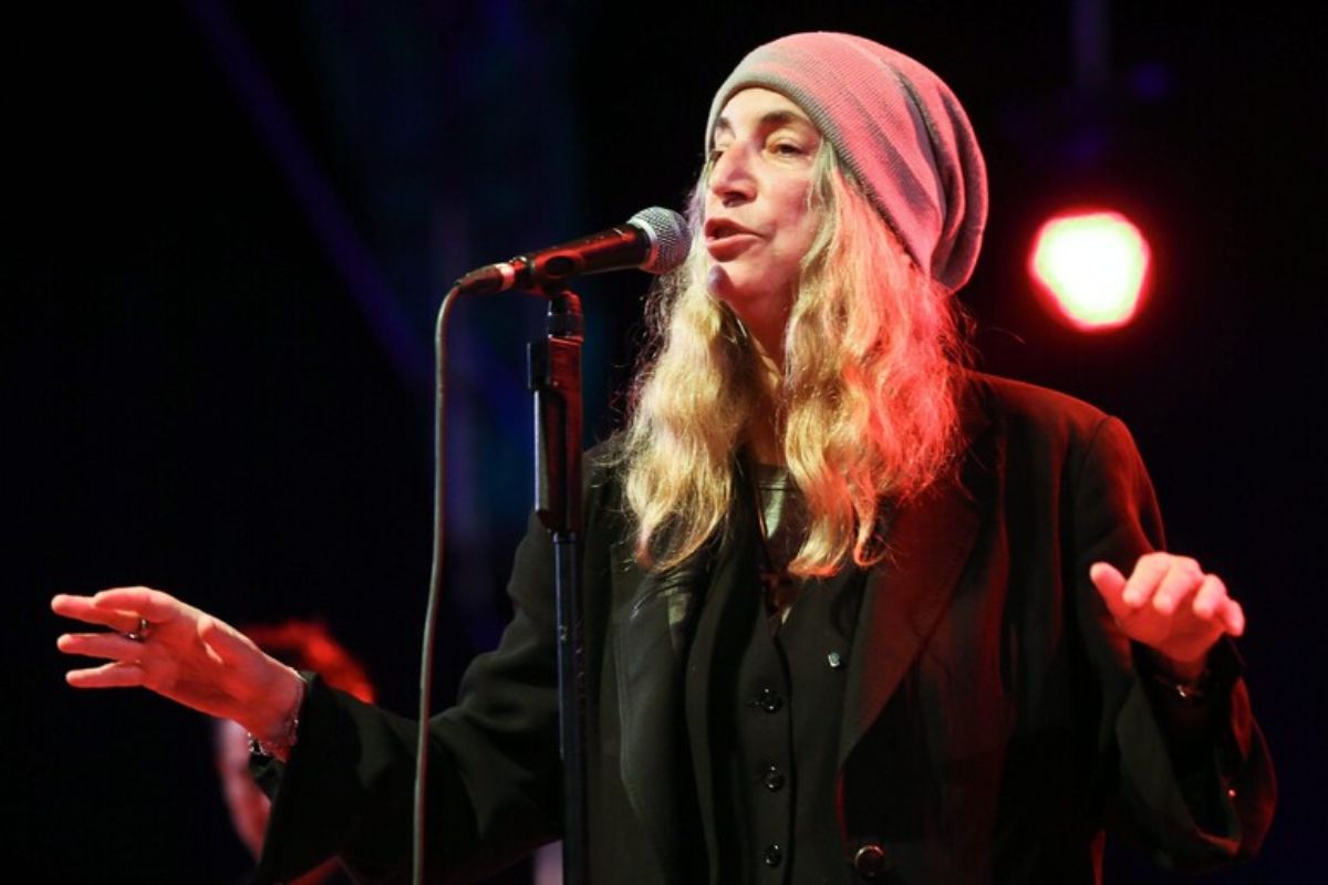 Patti Smith durante un'esibizione dal vivo