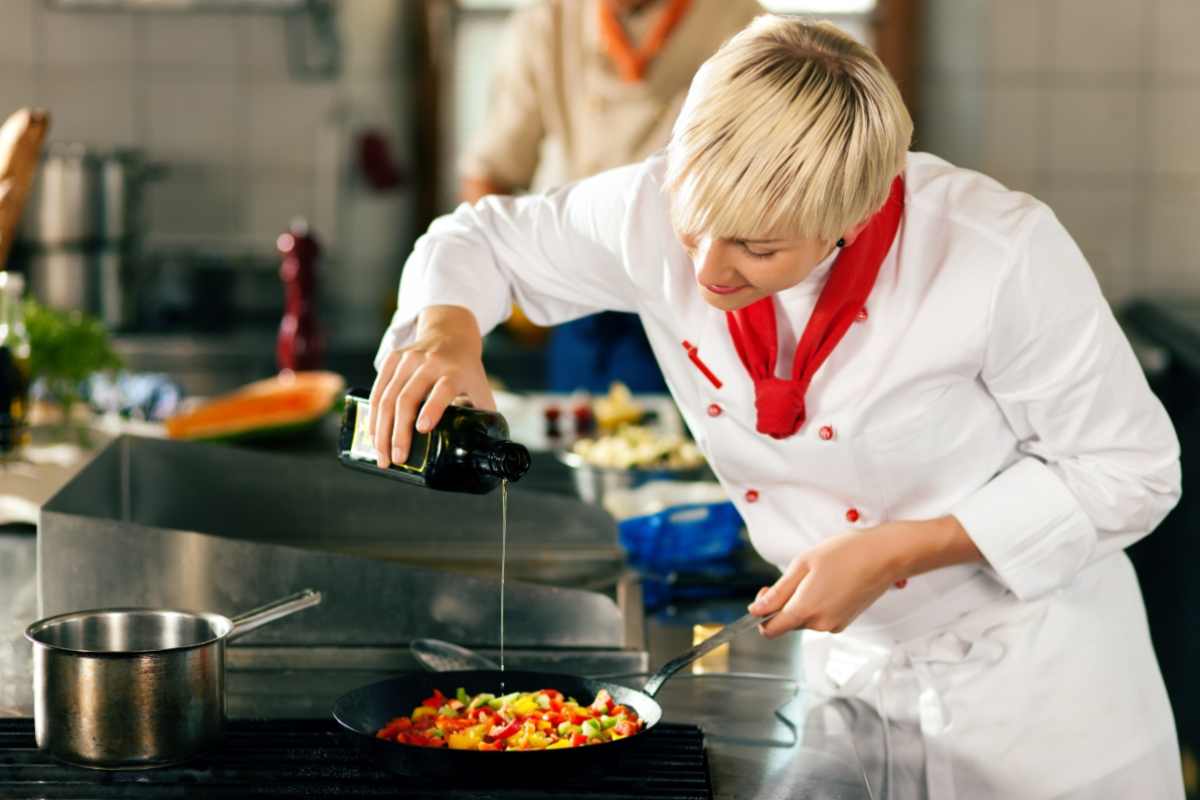 Ne esistono diversi tipi ma qual'è l'olio migliore da usare in cucina