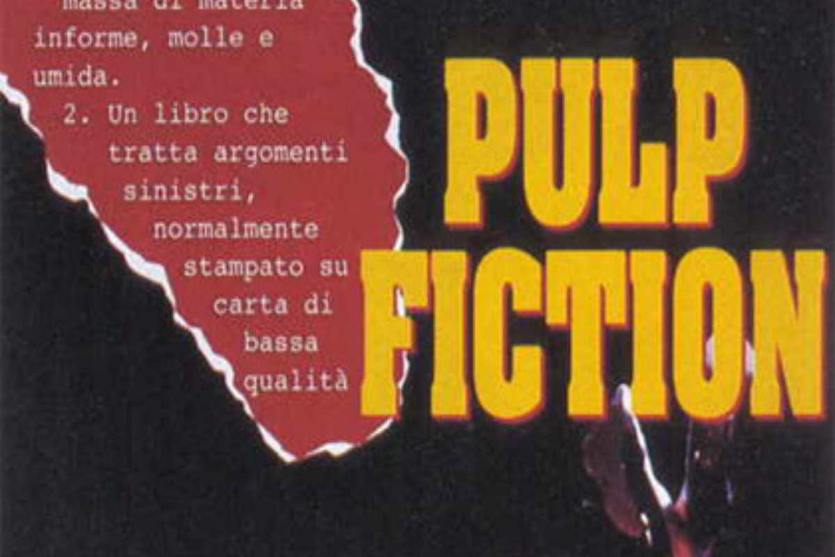 La locandina del film Pulp Fiction di Quentin Tarantino, con il titolo in giallo e in evidenza