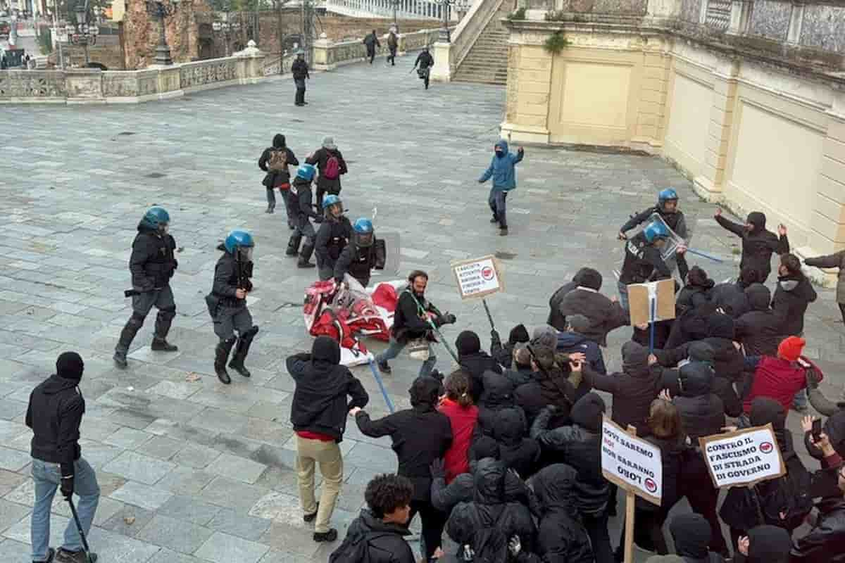 Scontri a Bologna