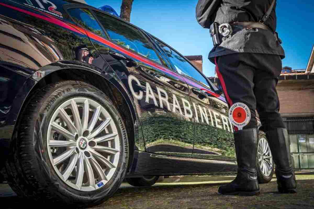 Una volante dei carabinieri