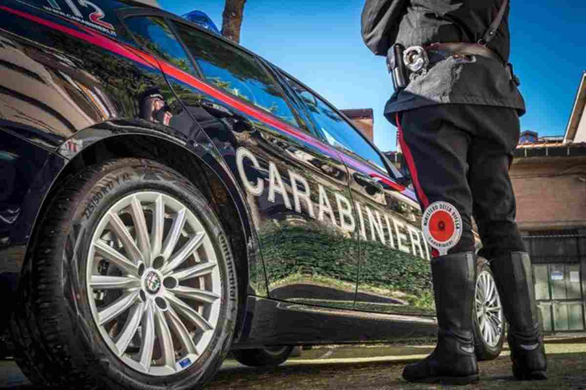 Una volante dei carabinieri