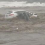 Un'auto in mare in provincia di Catania