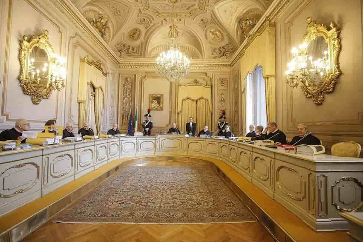 La Corte Costituzionale giudica sulla Costituzione