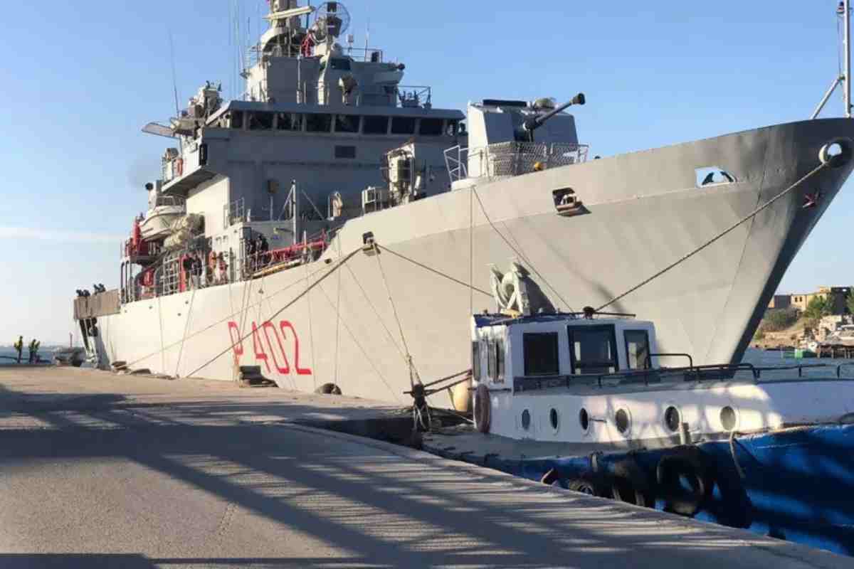 La nave Libra della marina militare italiana