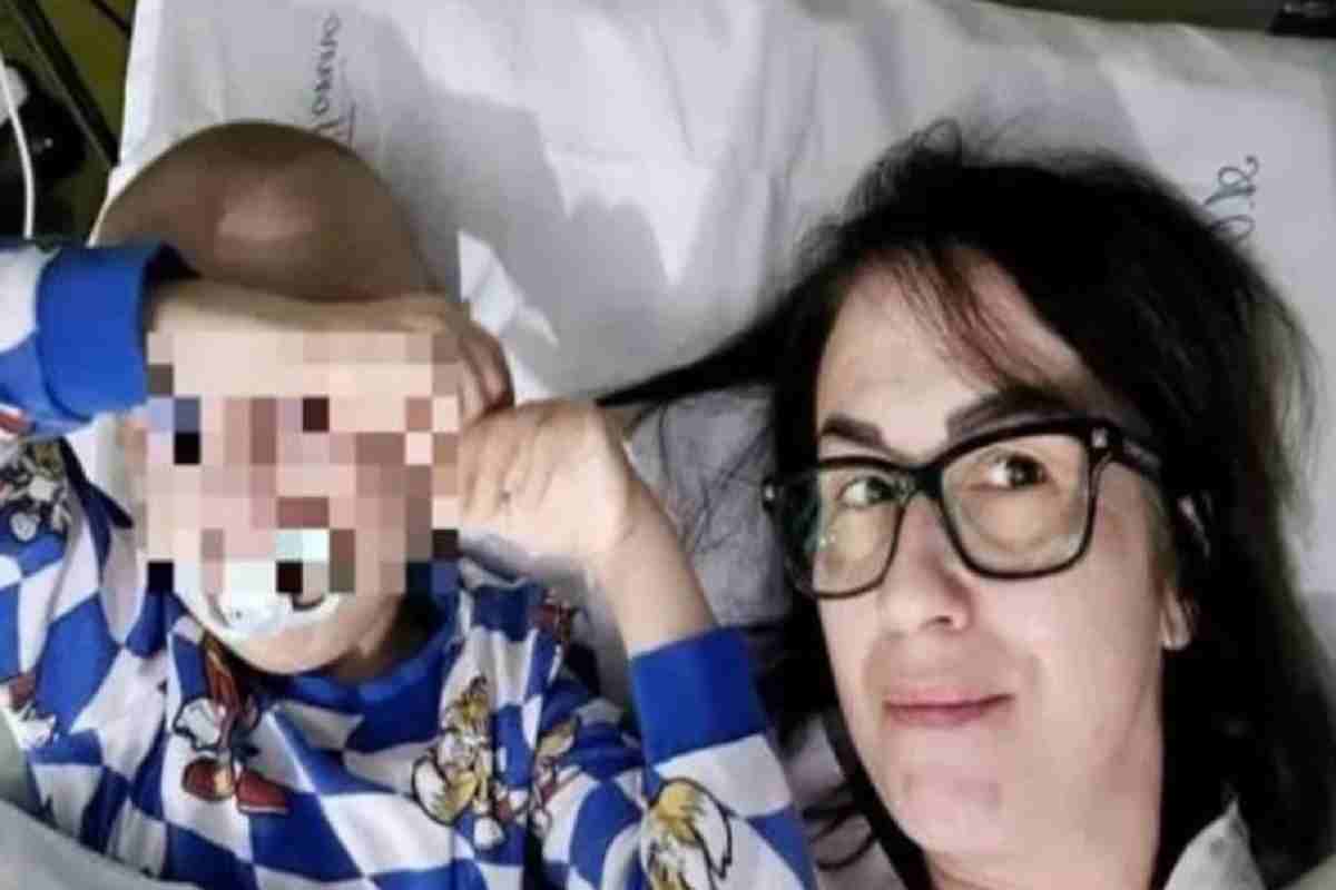 Alice Manconi con il figlio di 6 anni malato di tumore