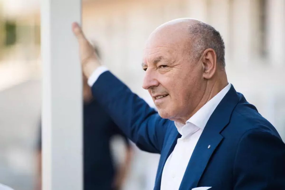 un primo piano di beppe marotta sorridente