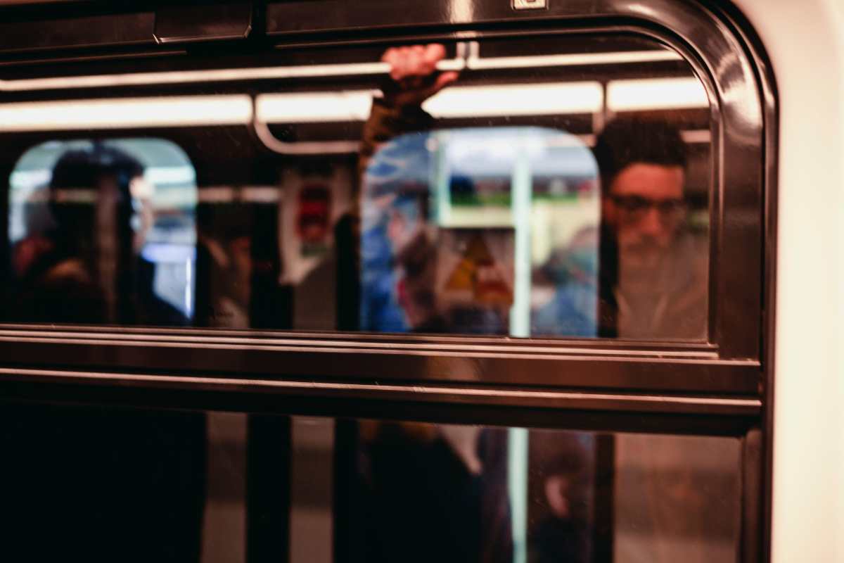 Passeggeri in un treno