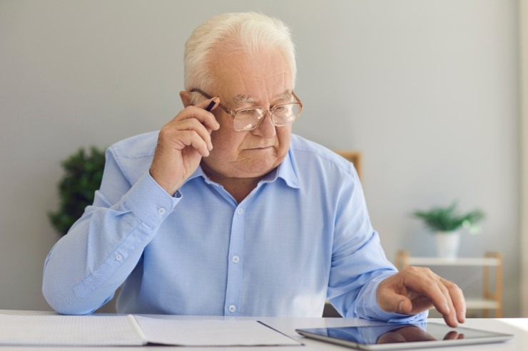 Pensionato in ansia per la sospensione della pensione da parte dell'INPS