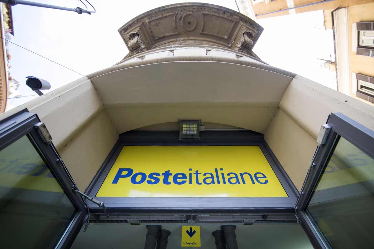 L'ufficio di Poste Italiane di via Arenula a Roma