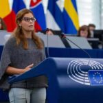 Ilaria Salis interviene durante una seduta dell'Europarlamento