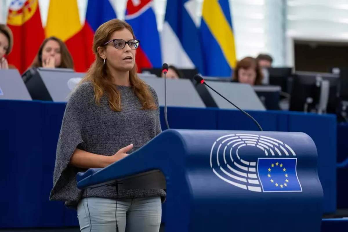 Ilaria Salis interviene durante una seduta dell'Europarlamento