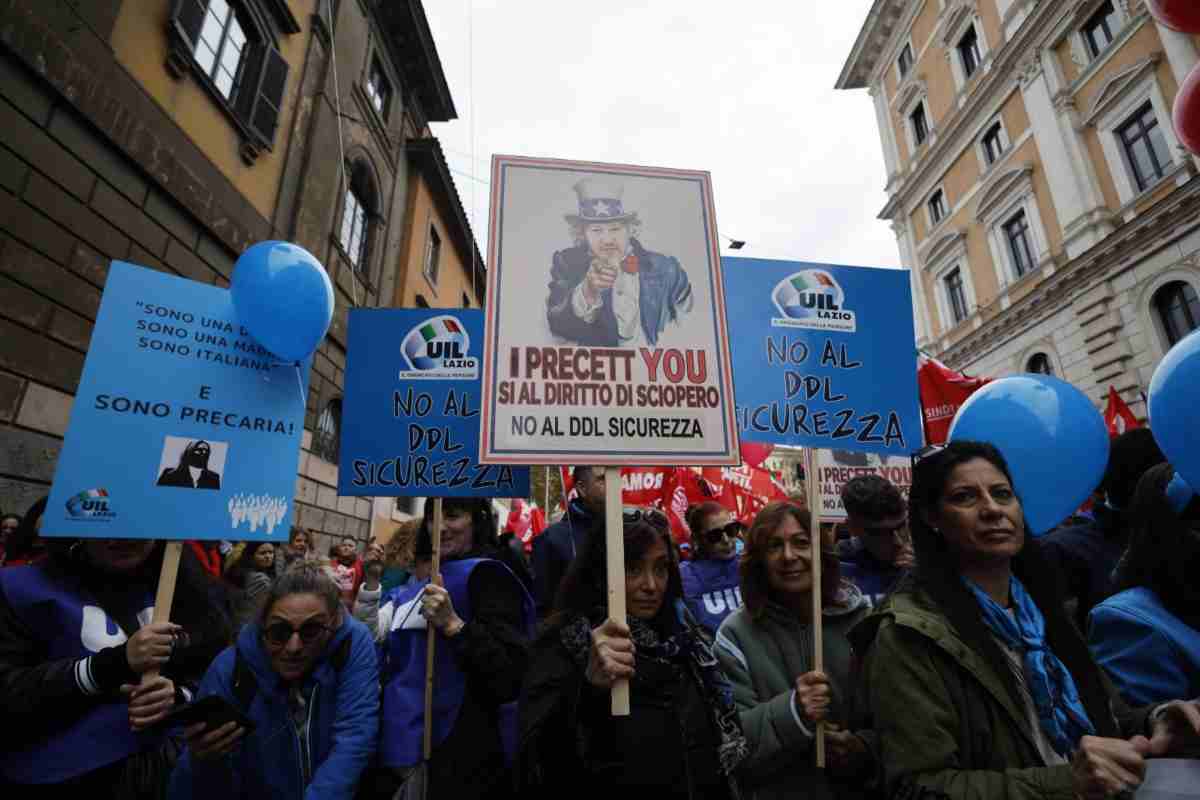 Salvini in versione Zio Tom alla manifestazione di Roma dei sindacati