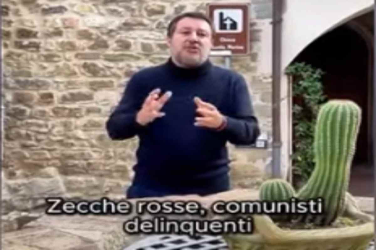 Salvini parla dei militanti dei centri sociali dicendo che sono delle zecche rosse