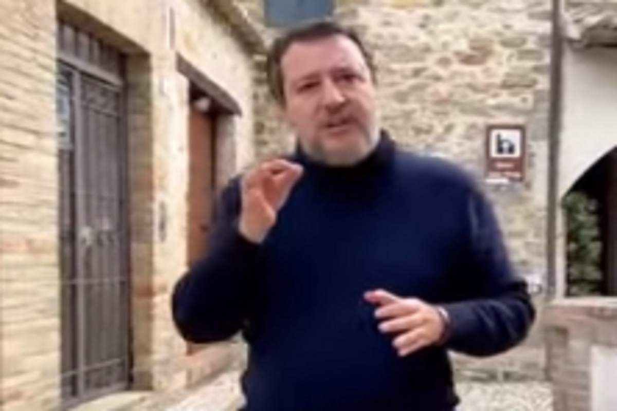 Salvini parla dei militanti dei centri sociali