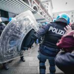 Scontri tra manifestanti e Polizia a Torino