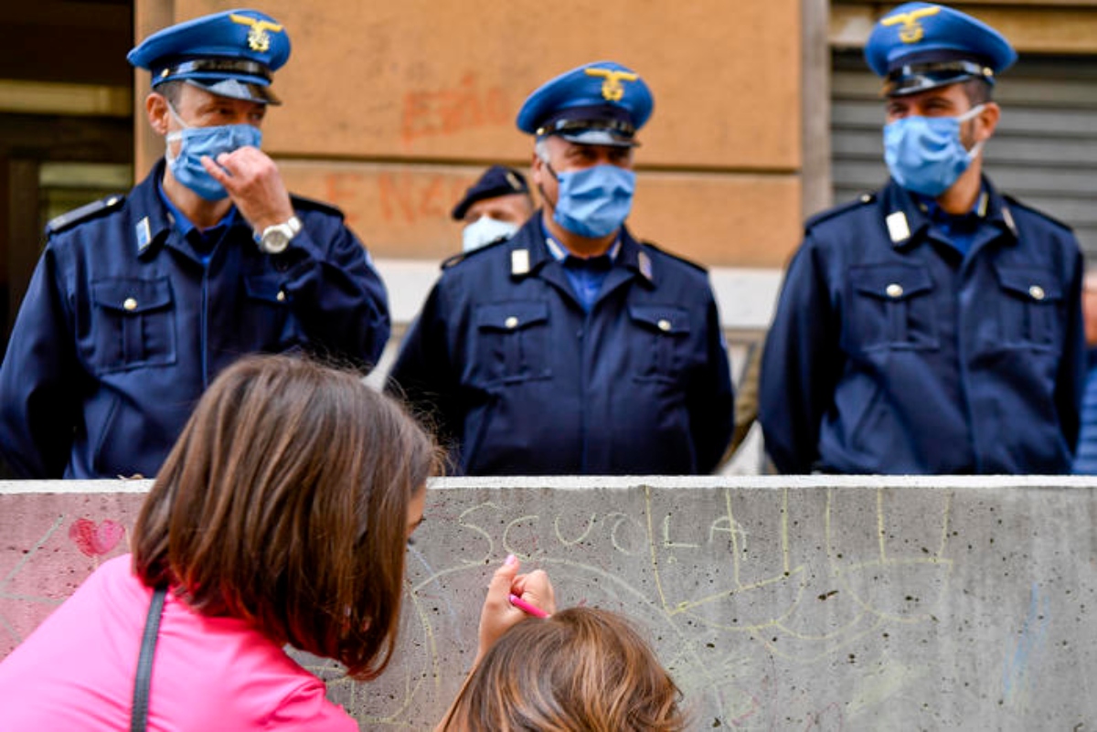 Sarour a scuola non ci va, non c’è posto per lui e per centinaia di minori richiedenti asilo