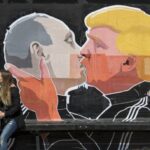 bacio trump-putin murales a vilnius