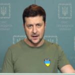 Un Zelensky più giovane parla alla nazione