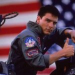 L'attore Tom Cruise in una scena del primo Top Gun