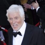 L'attore Dick Van Dyke, che interpretava l'iconico spazzacamino in Mary Poppins