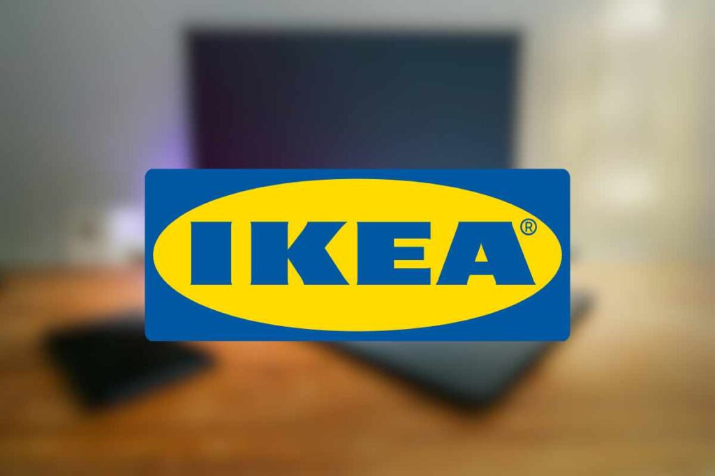 nuova scrivania IKEA elegante