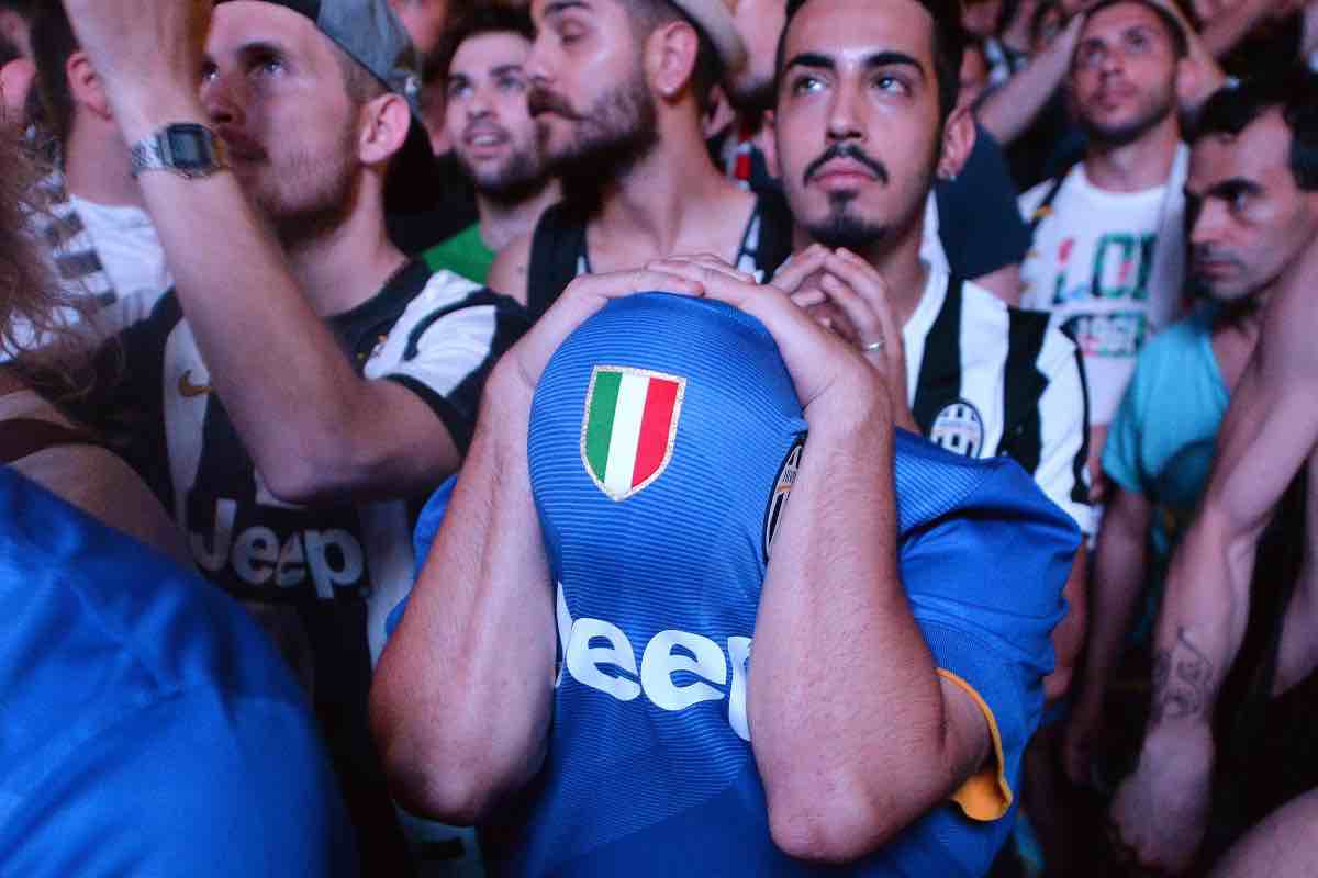 Tifosi Juve disperati dopo la sconfitta in finale di Champions contro il Barcellona