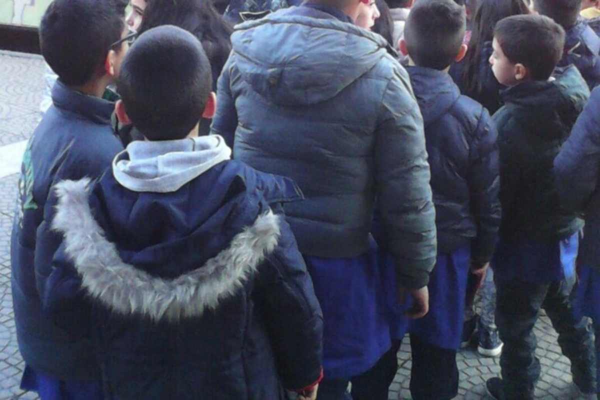 bambini in inverno fuori scuola (1)