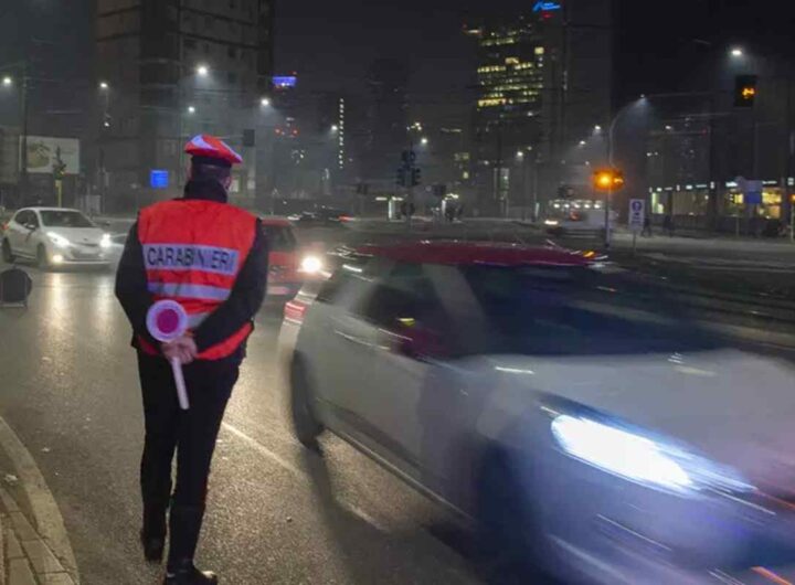 Una volante dei carabinieri