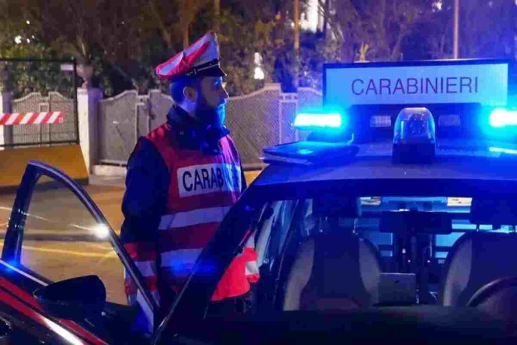 Una volante dei carabinieri