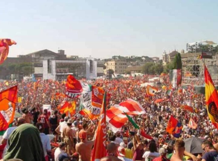 tifosi della roma al circo massimo