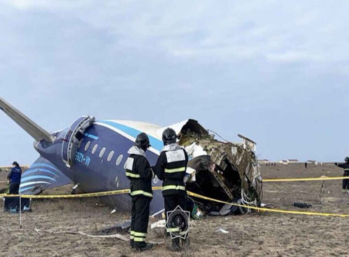 L'aereo precipitato in Kazakistan