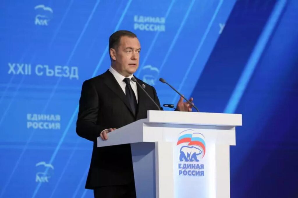 l'ex presidente russo medvedev