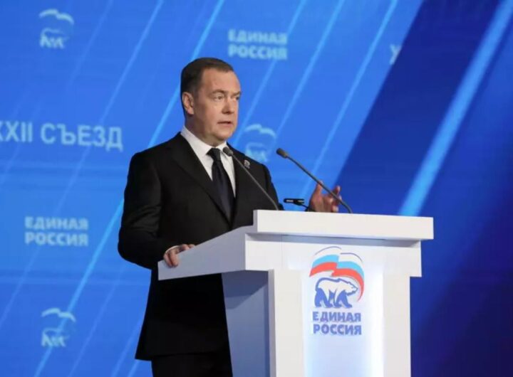 l'ex presidente russo medvedev