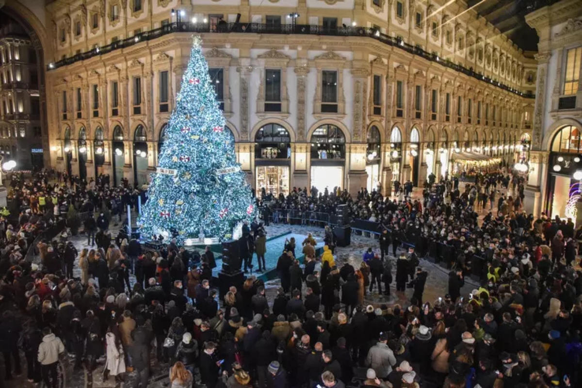 albero di natale in piazza