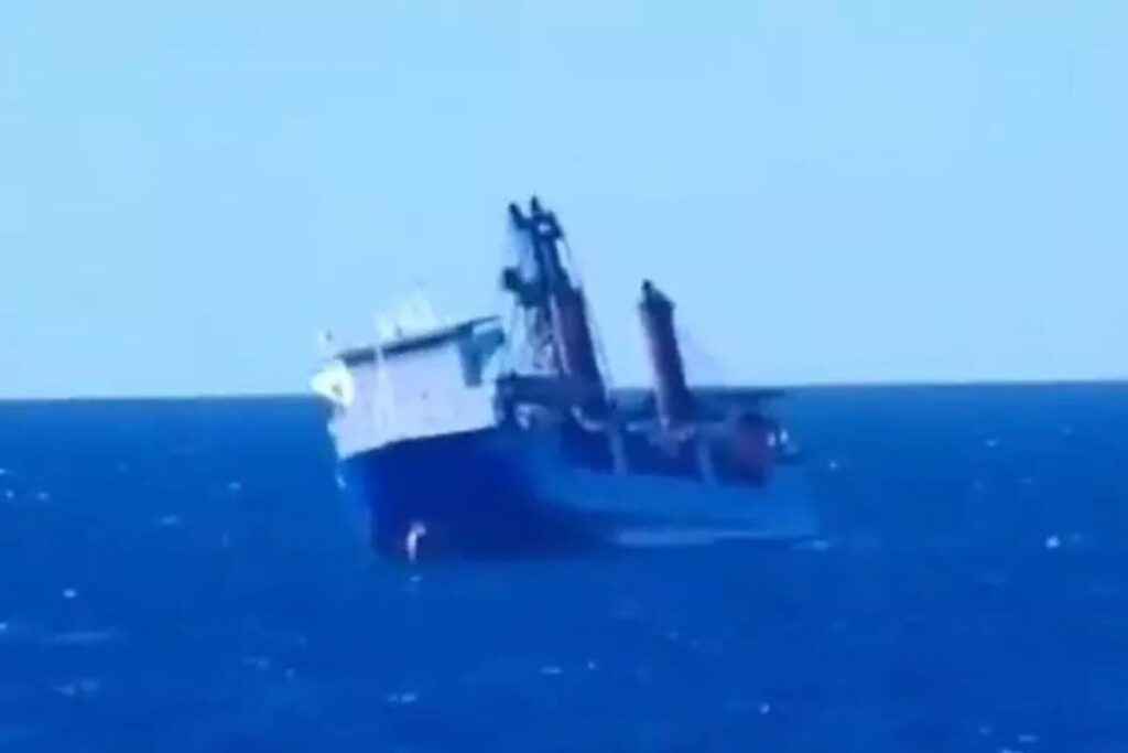 La nave cargo russa alla deriva nel Mediterraneo